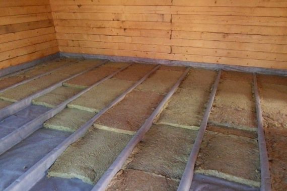 Утепление пола в деревянном доме