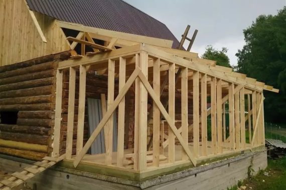 Пристройка террасы с отделкой вагонкой к дому