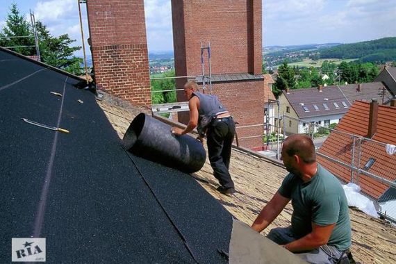 Монтаж кровли из рубероида