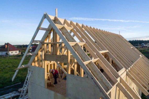 Монтаж двухскатной крыши