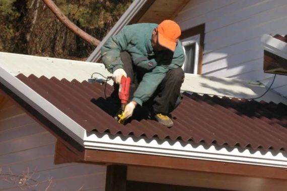 Монтаж кровли из ондулина